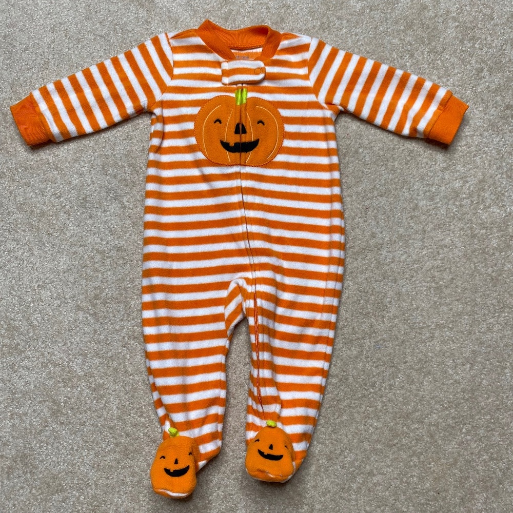 5/$25! Carter’s adorable orange and white, pumpkin fleece onesie, size 3 months